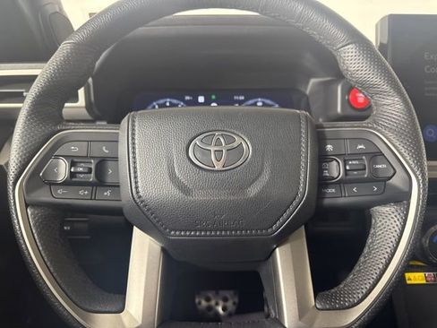 Used 2025 Toyota Tacoma TRD Sport w/ TRD Sport Upgrade Package image 20