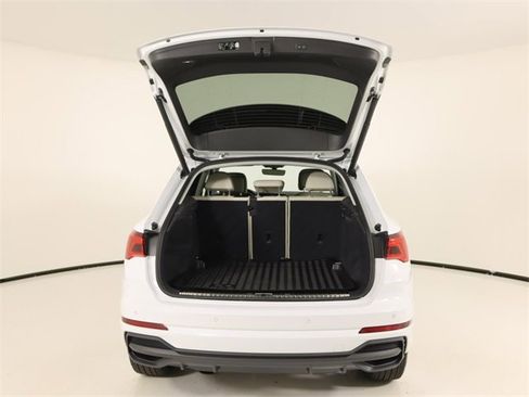 Certified 2025 Audi Q3 2.0T Premium w/ Convenience Package image 22