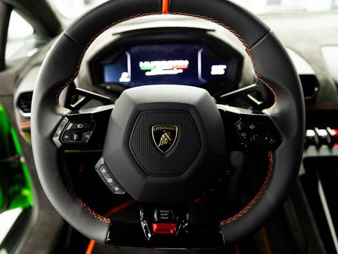 Used 2024 Lamborghini Huracan Sterrato image 19