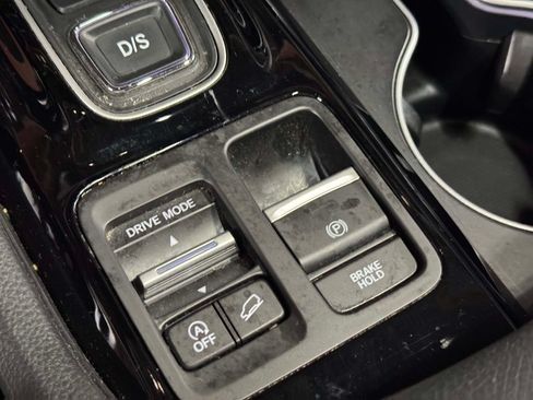 Used 2023 Honda Pilot Touring image 12