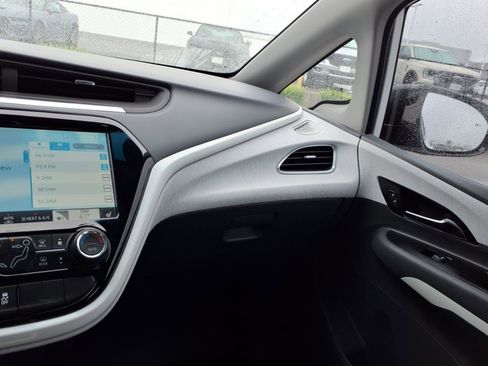 Used 2018 Chevrolet Bolt LT image 18