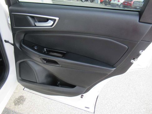 Used 2016 Ford Edge SEL w/ Equipment Group 201A AWD/4WD image 22