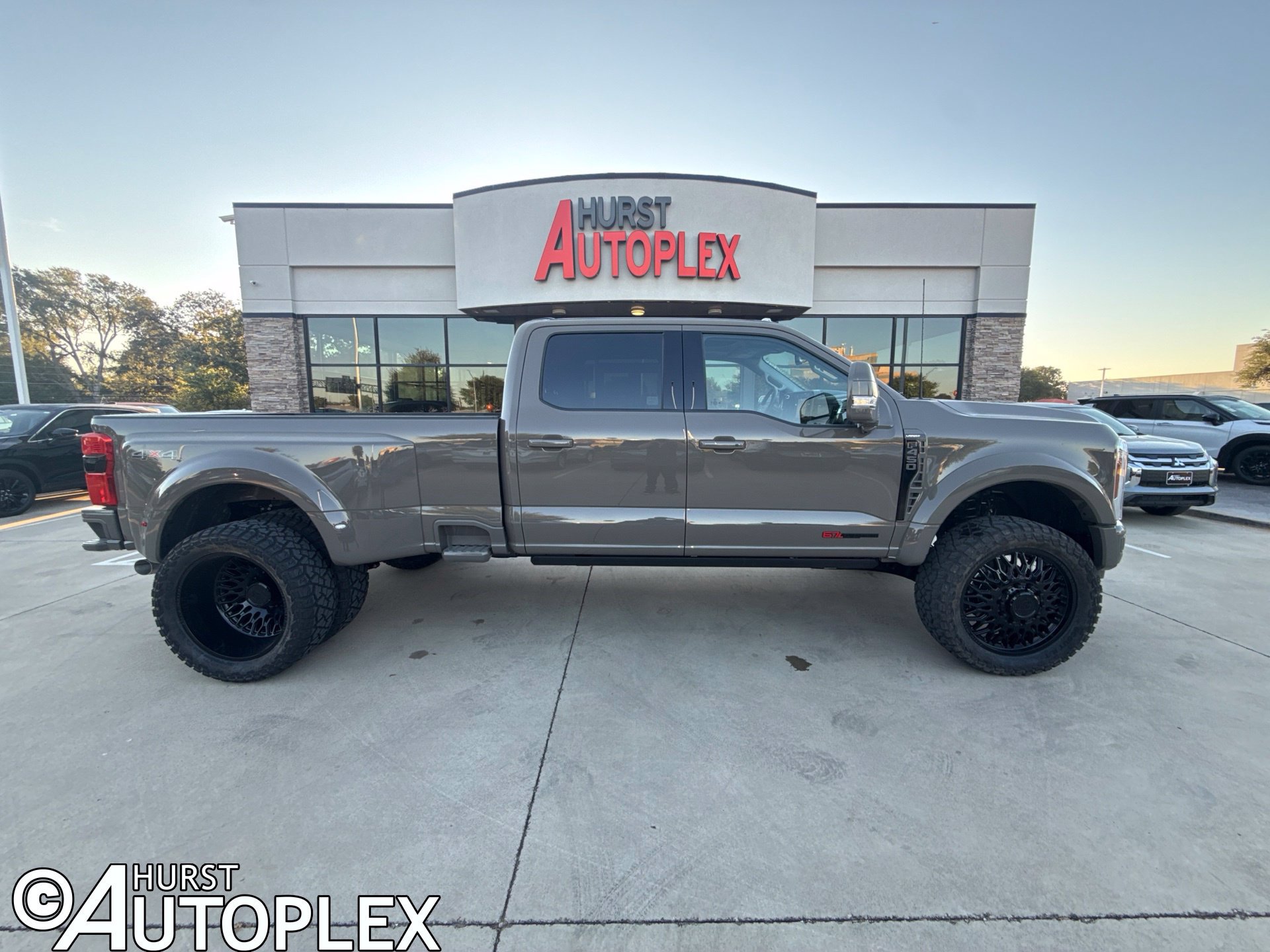 Used 2027 Ford F450 Lariat AWD/4WD image 1