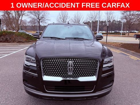 Used 2024 Lincoln Navigator L 4WD image 2