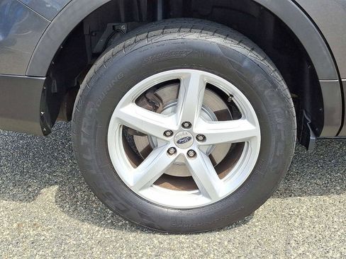 Used 2016 Ford Explorer XLT w/ Equipment Group 202A image 8