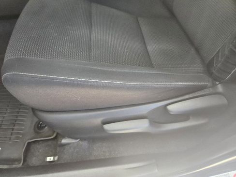 Used 2018 Toyota RAV4 XLE AWD/4WD image 30