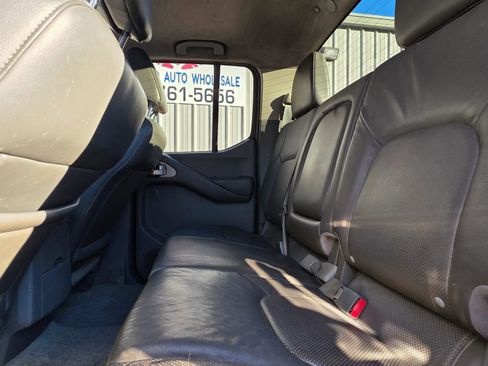 Used 2013 Nissan Frontier SL w/ Moonroof Pkg image 20