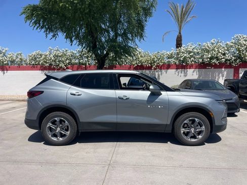 Used 2025 Chevrolet Blazer LT image 2