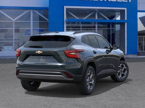 New 2026 Chevrolet Trax LT w/ LT Convenience Package FWD image 4