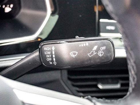 Used 2023 Volkswagen Jetta SE image 21