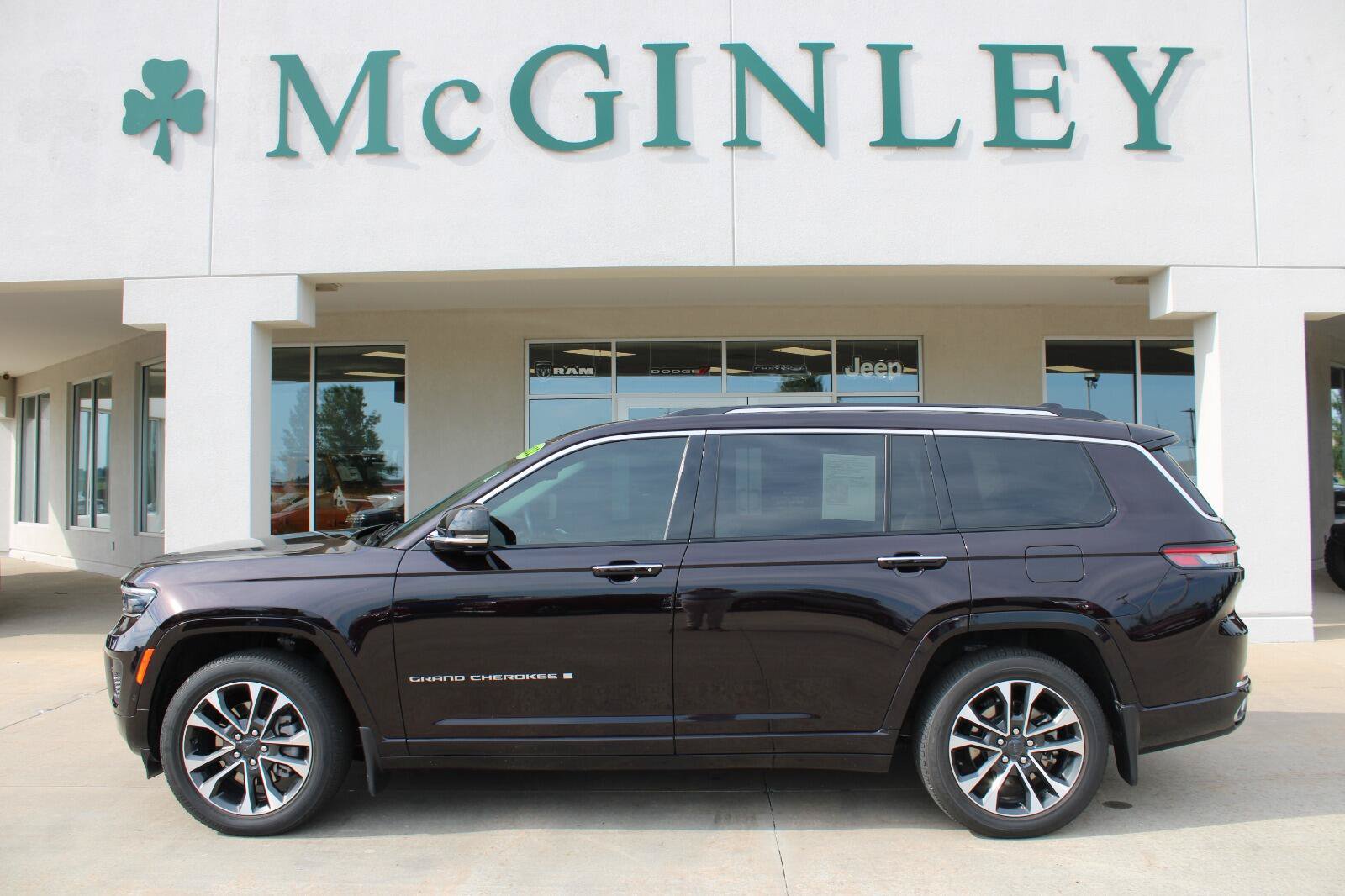 Certified 2022 Jeep Grand Cherokee L Overland w/ Advanced Protech Group III AWD/4WD image 1
