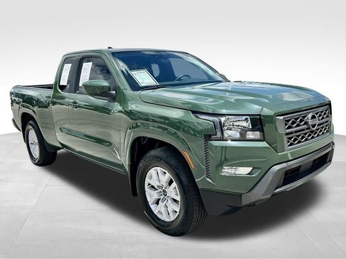Used 2024 Nissan Frontier SV w/ SV Convenience Package RWD image 3