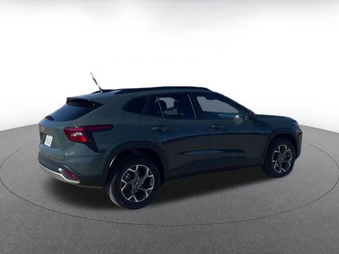 Used 2025 Chevrolet Trax LT image 20