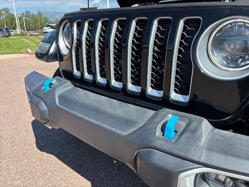 Used 2023 Jeep Wrangler Unlimited Sahara w/ Cold Weather Group AWD/4WD image 33