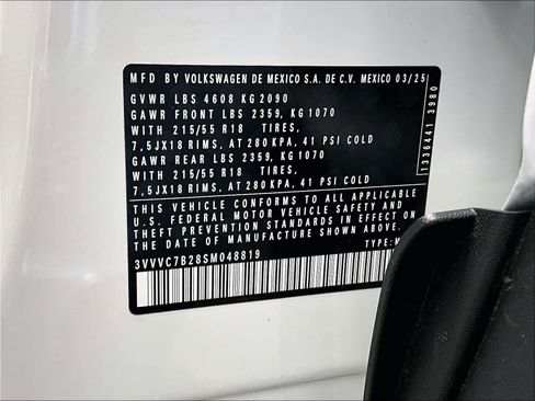 Used 2025 Volkswagen Taos SE w/ Panoramic Sunroof Package image 34