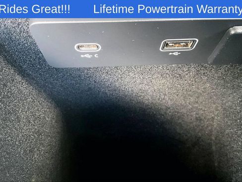 Used 2023 Land Rover Range Rover Velar R-Dynamic S image 32