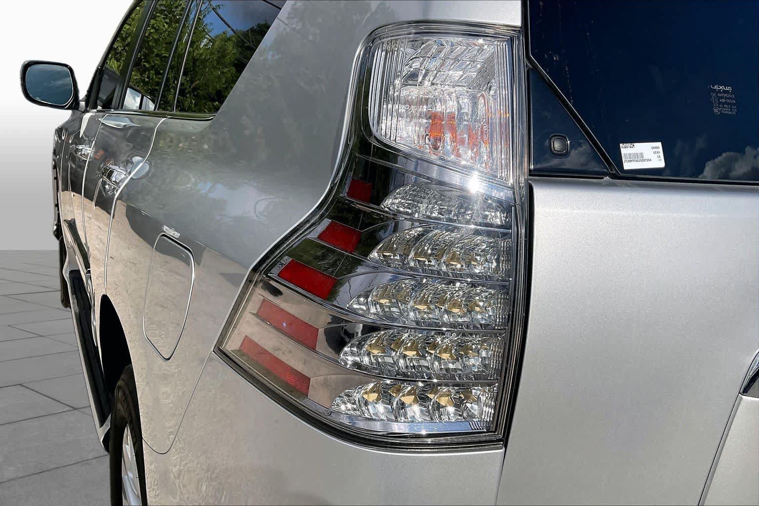 Used 2018 Lexus GX 460 Premium w/ Premium Package AWD/4WD image 28