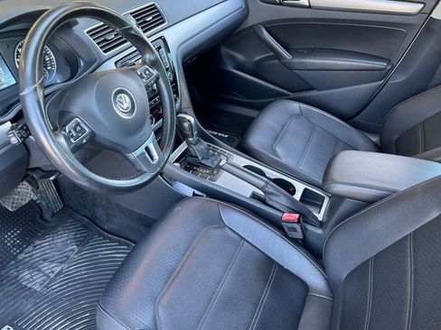 Used 2015 Volkswagen Passat TDI SE image 10