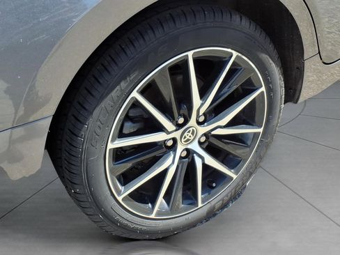 Used 2024 Toyota Camry SE image 6