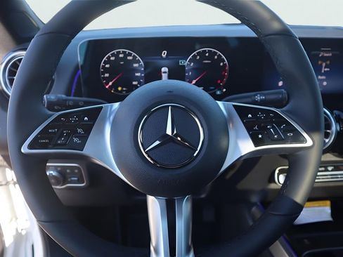 New 2026 Mercedes-Benz GLB 250 4MATIC image 38