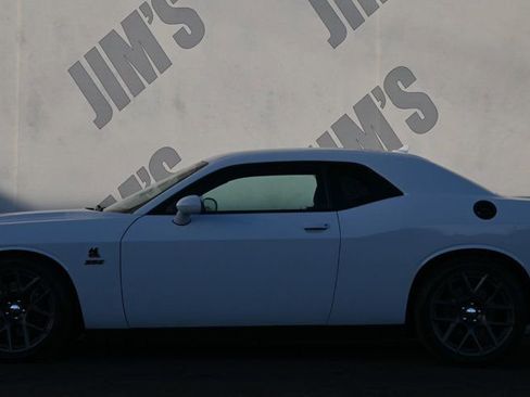 Used 2016 Dodge Challenger R/T Scat Pack w/ Driver Convenience Group image 6