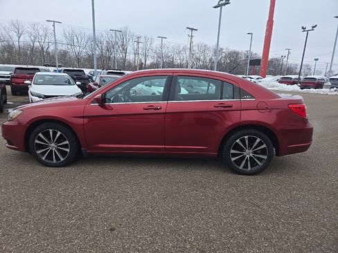 Used 2011 Chrysler 200 S image 4
