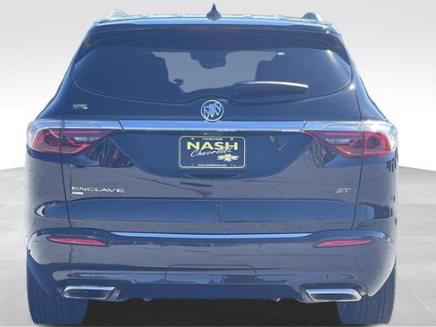 Used 2022 Buick Enclave Essence w/ Experience Buick Package image 4