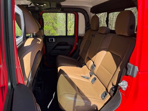 Used 2022 Jeep Gladiator Rubicon w/ LED Lighting Group image 16