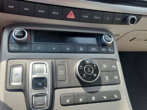 Used 2025 Hyundai Palisade Limited AWD/4WD image 18