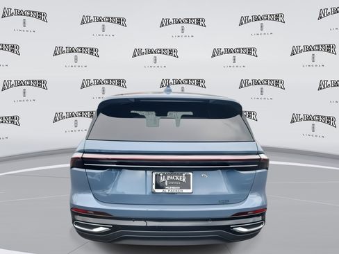 New 2025 Lincoln Nautilus Premier image 4