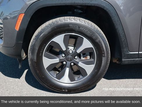 Used 2023 Jeep Grand Cherokee 4WD 4xe image 12