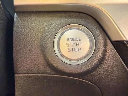 Certified 2023 Kia Telluride EX w/ EX Captain's Chair Package FWD image 28