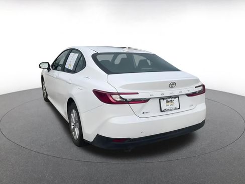 Used 2025 Toyota Camry LE image 11