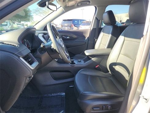 Used 2023 GMC Terrain SLT w/ Elevation Edition image 9