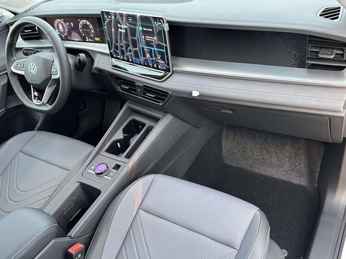 New 2026 Volkswagen Tiguan SE AWD/4WD image 12