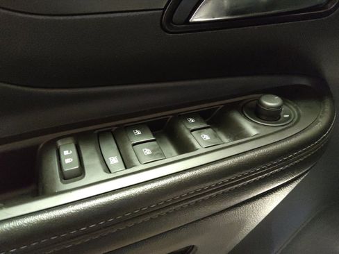 Used 2019 Buick Encore Essence image 27