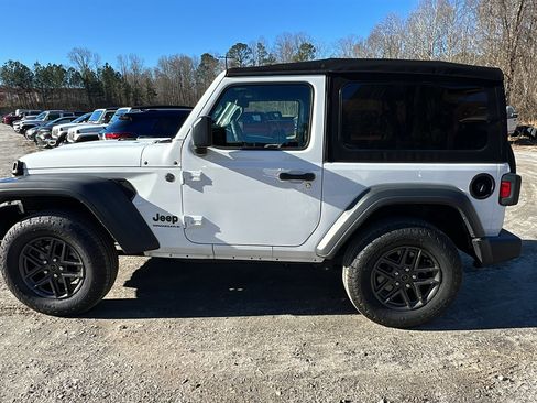 Used 2024 Jeep Wrangler Sport S image 11