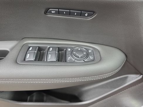 Used 2023 Cadillac XT6 Premium Luxury w/ LPO, Floor Liner Package AWD/4WD image 27