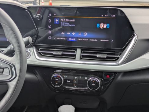 New 2026 Chevrolet Trax LT image 5