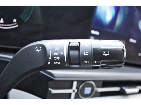 Certified 2025 Hyundai Santa Fe SEL FWD image 18