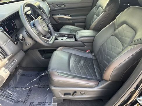 Used 2024 Nissan Pathfinder Platinum w/ Cargo Package FWD image 16