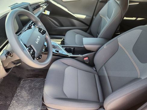 New 2026 Kia Niro LX FWD image 6