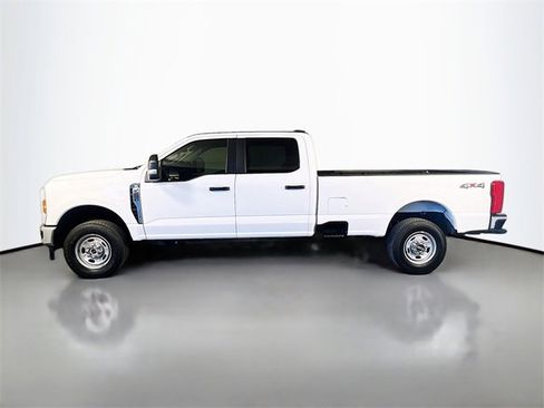 Used 2024 Ford F250 XL w/ XL Chrome Package image 4