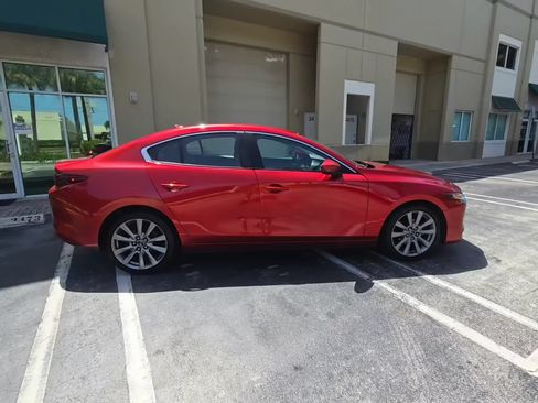 Used 2019 MAZDA MAZDA3 Sedan w/ Preferred Package FWD image 2
