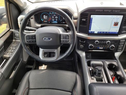 Used 2022 Ford F150 Lariat image 14