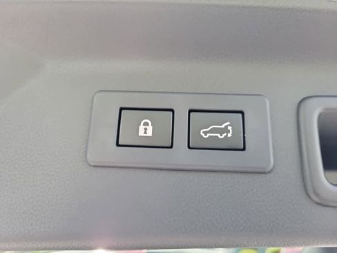 Certified 2025 Subaru Forester Limited AWD/4WD image 36