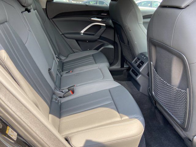Used 2025 Audi Q5 Premium Plus w/ Premium Plus AWD/4WD image 29