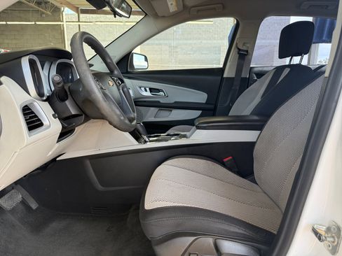 Used 2017 Chevrolet Equinox LS AWD/4WD image 15