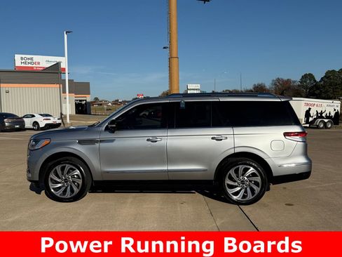 Used 2023 Lincoln Navigator Reserve image 8