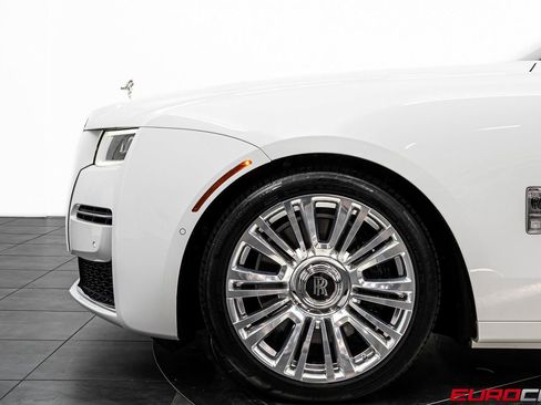 Used 2022 Rolls-Royce Ghost w/ Ghost Package image 15